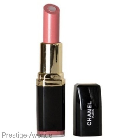 Chanel "Rouge Allure 19"